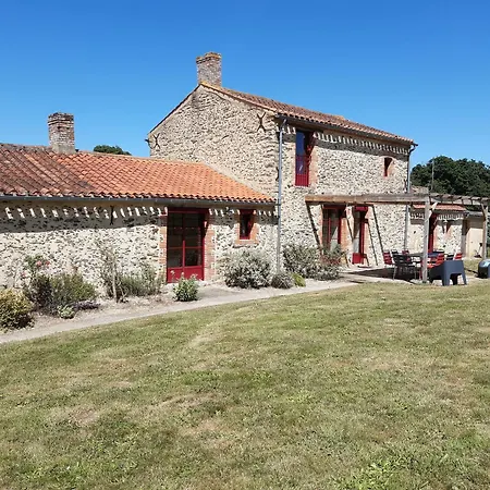 Casa de Férias Familial Avec Jardin Privé Et Wifi à - Fr-1-426-458 Falleron