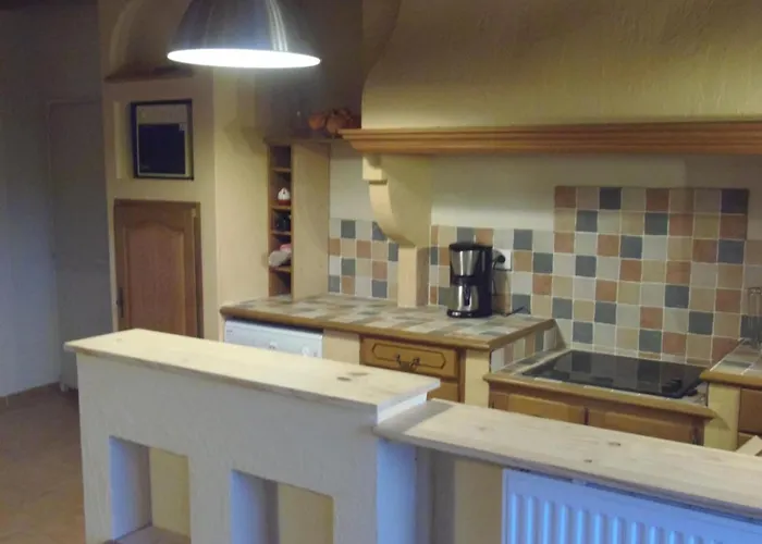 Familial Avec Jardin Privé Et Wifi à - Fr-1-426-458 Hébergement de vacances